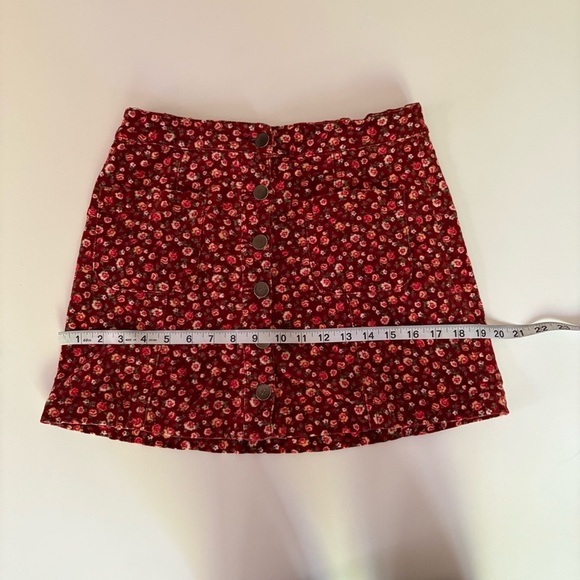 Forever 21 Red Floral Mini Skirt - Picture 5 of 8
